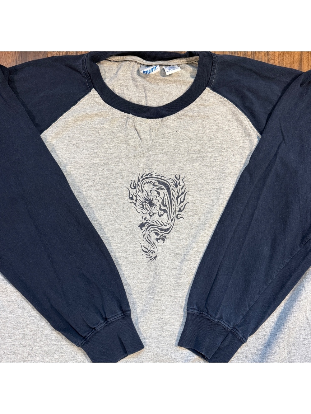 Vintage 90s Utility Surf Tribal Dragon Raglan Long Sleeve Shirt Mens L Y2K